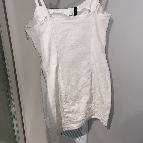 Robe blanche - Picture 3 of 3